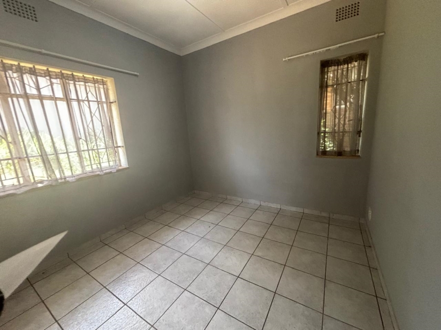 3 Bedroom Property for Sale in Linmeyer Gauteng