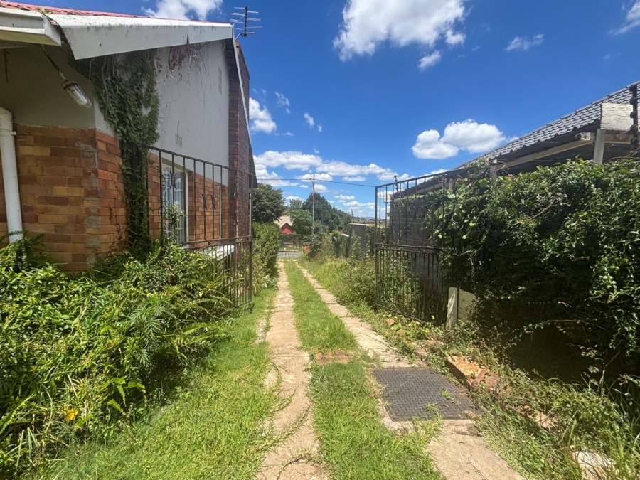 3 Bedroom Property for Sale in Linmeyer Gauteng