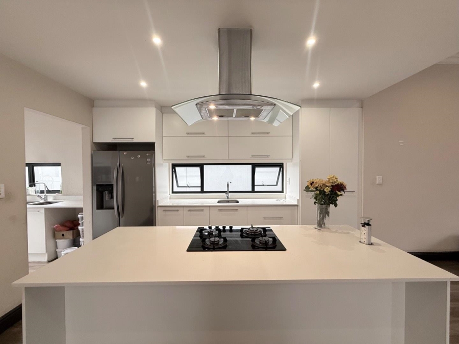 4 Bedroom Property for Sale in Broadacres Gauteng