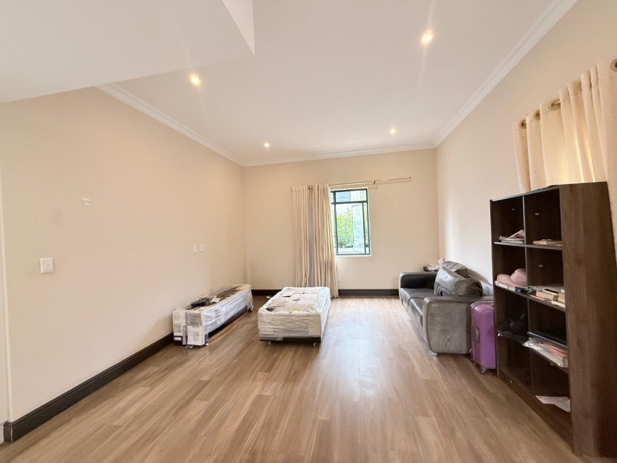 4 Bedroom Property for Sale in Broadacres Gauteng