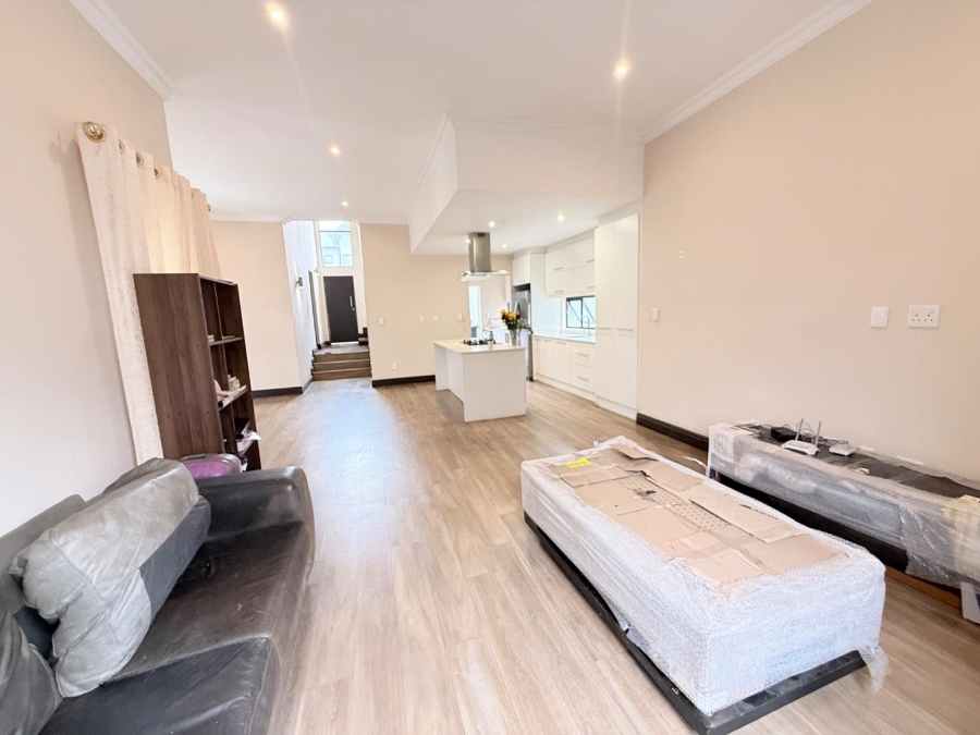 4 Bedroom Property for Sale in Broadacres Gauteng