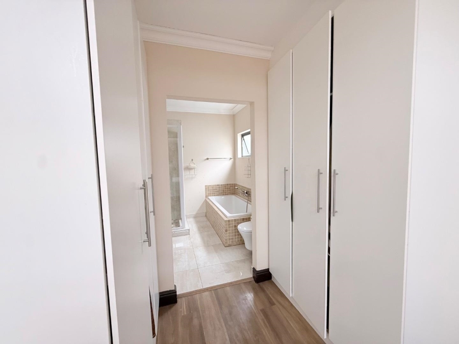 4 Bedroom Property for Sale in Broadacres Gauteng