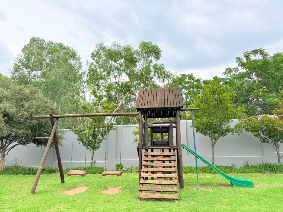 4 Bedroom Property for Sale in Broadacres Gauteng