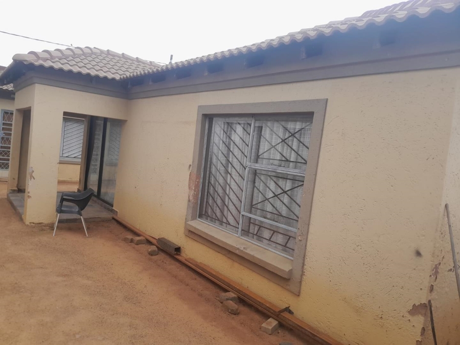 8 Bedroom Property for Sale in Soshanguve Gauteng