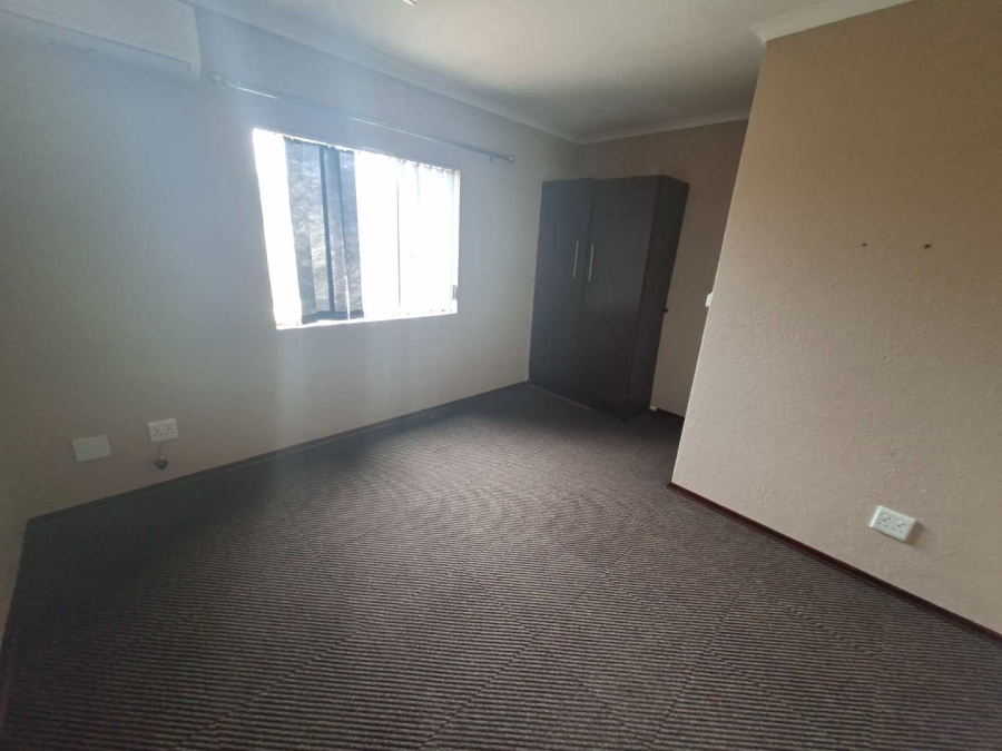 To Let commercial Property for Rent in Ruimsig Gauteng