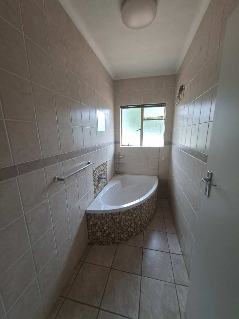 To Let commercial Property for Rent in Ruimsig Gauteng