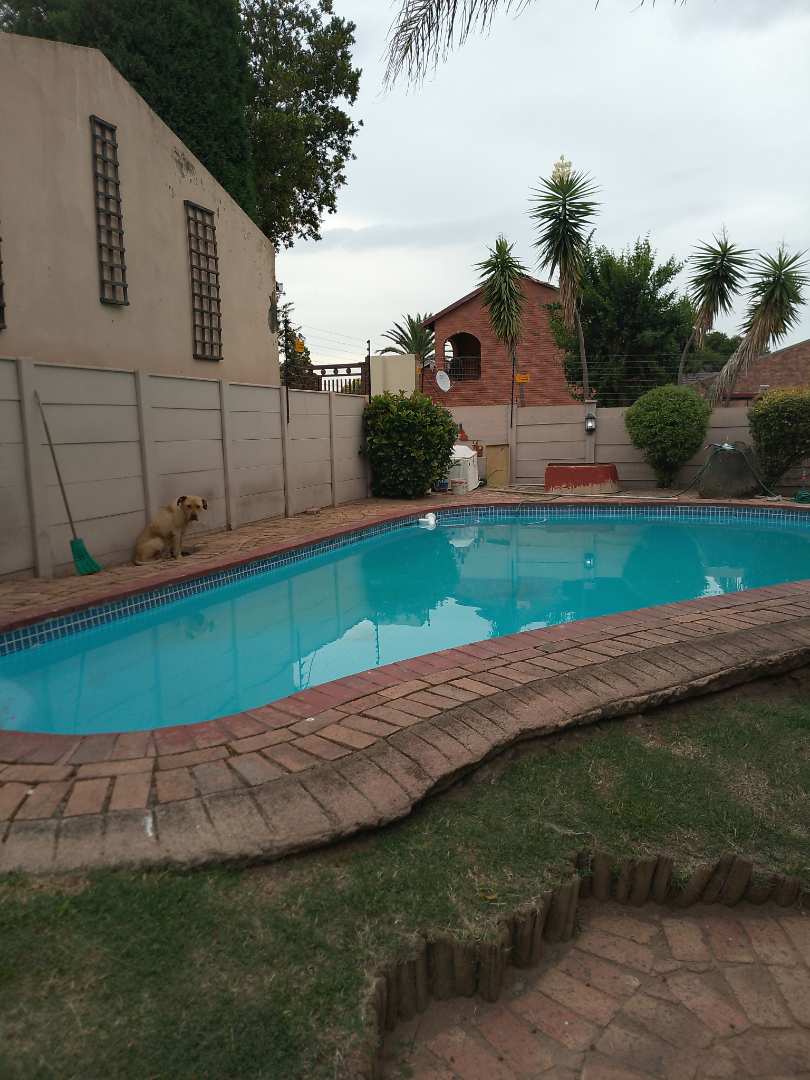 To Let 3 Bedroom Property for Rent in Elandspark Gauteng