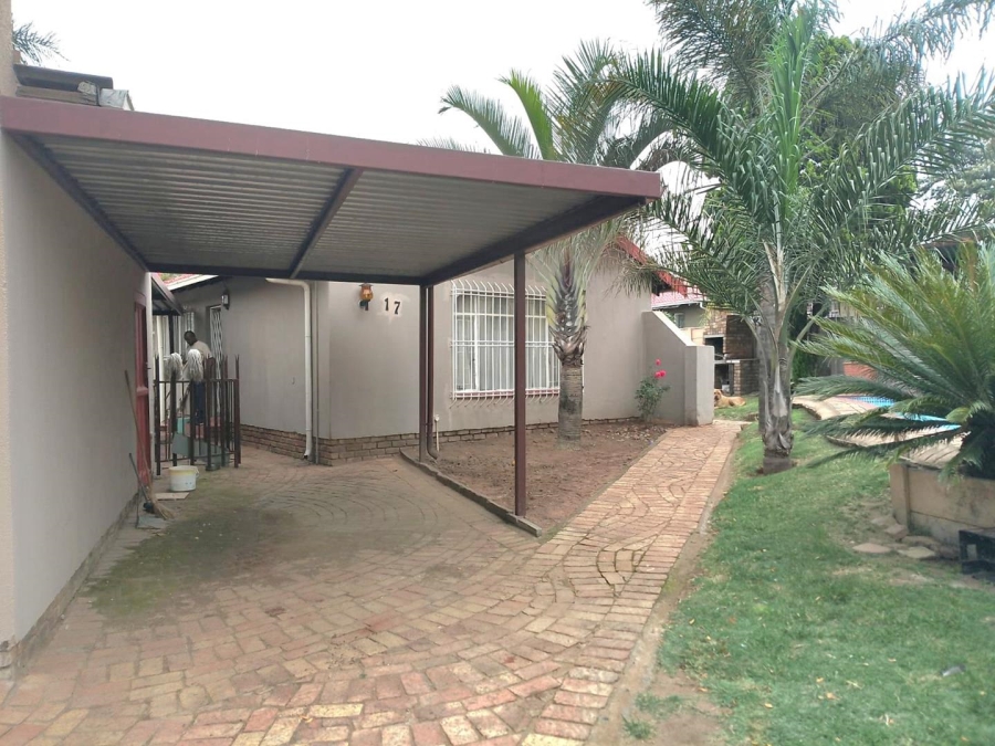To Let 3 Bedroom Property for Rent in Elandspark Gauteng