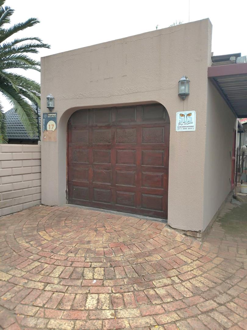 To Let 3 Bedroom Property for Rent in Elandspark Gauteng