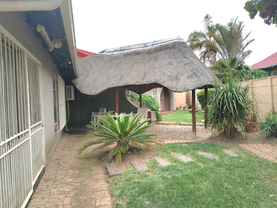 To Let 3 Bedroom Property for Rent in Elandspark Gauteng