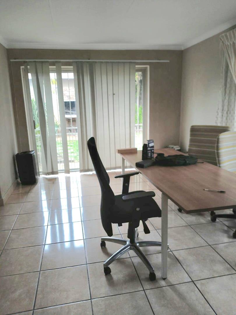 To Let 3 Bedroom Property for Rent in Elandspark Gauteng