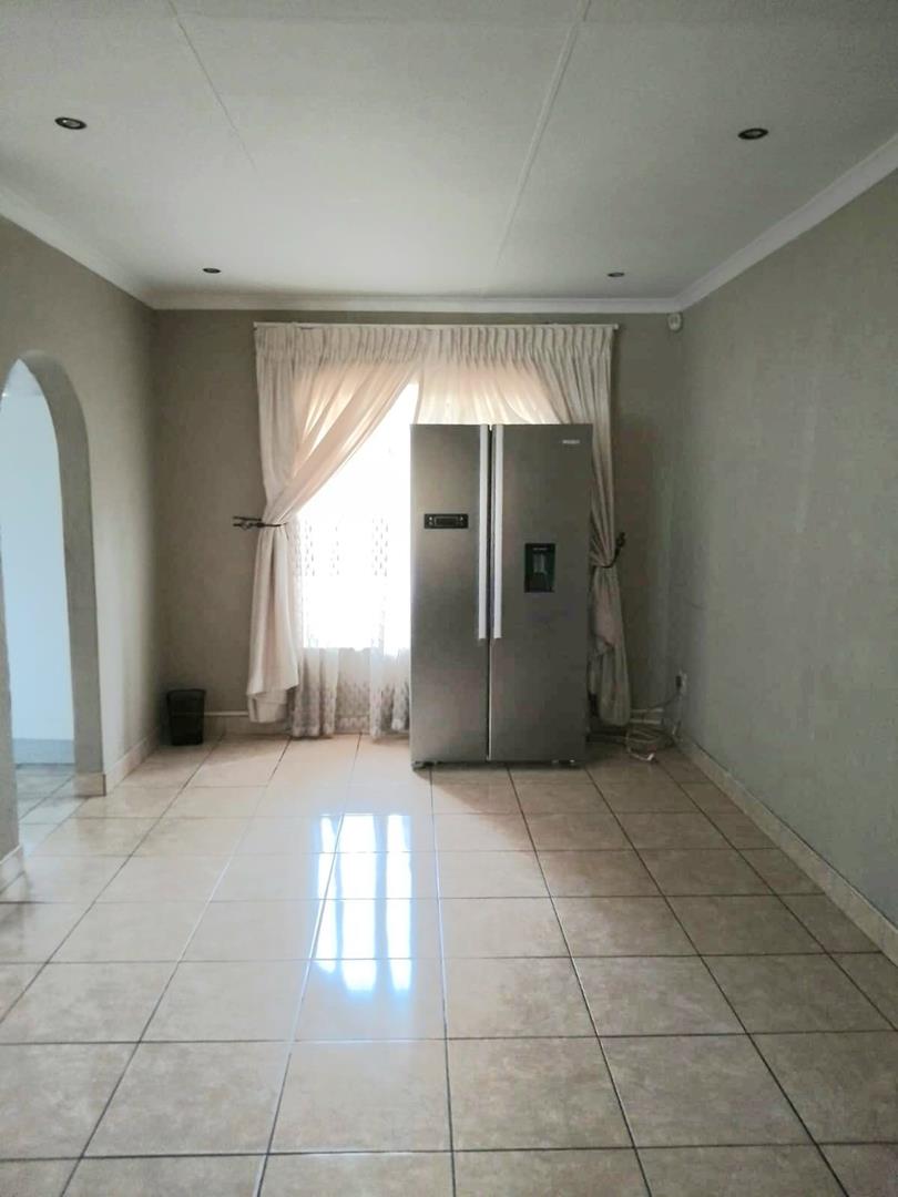 To Let 3 Bedroom Property for Rent in Elandspark Gauteng