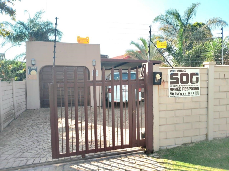 To Let 3 Bedroom Property for Rent in Elandspark Gauteng