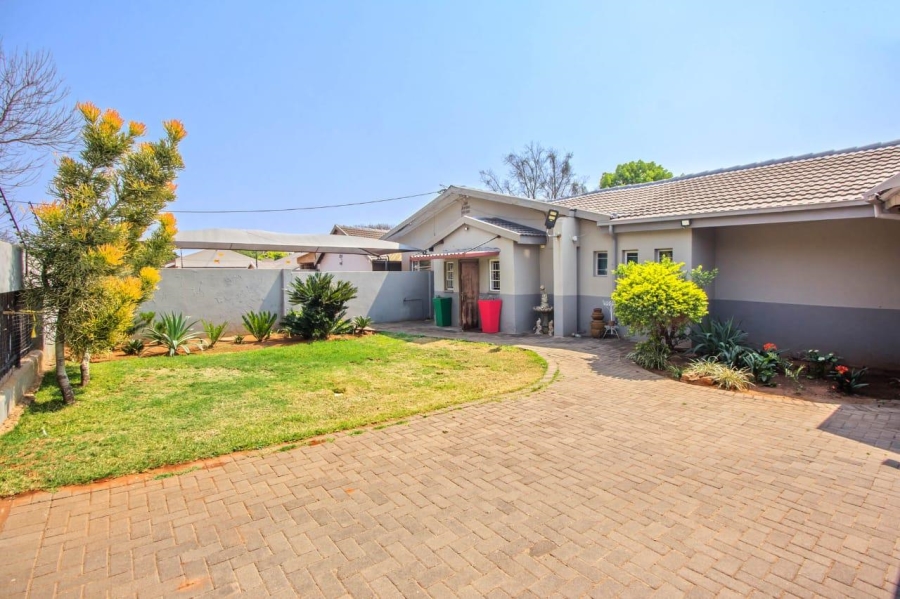 4 Bedroom Property for Sale in Meyerspark Gauteng