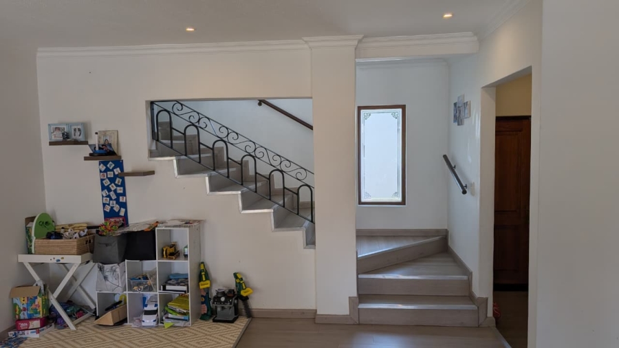 4 Bedroom Property for Sale in Barbeque Downs Gauteng