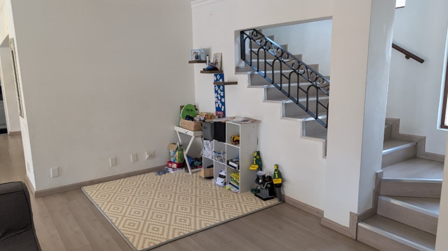 4 Bedroom Property for Sale in Barbeque Downs Gauteng