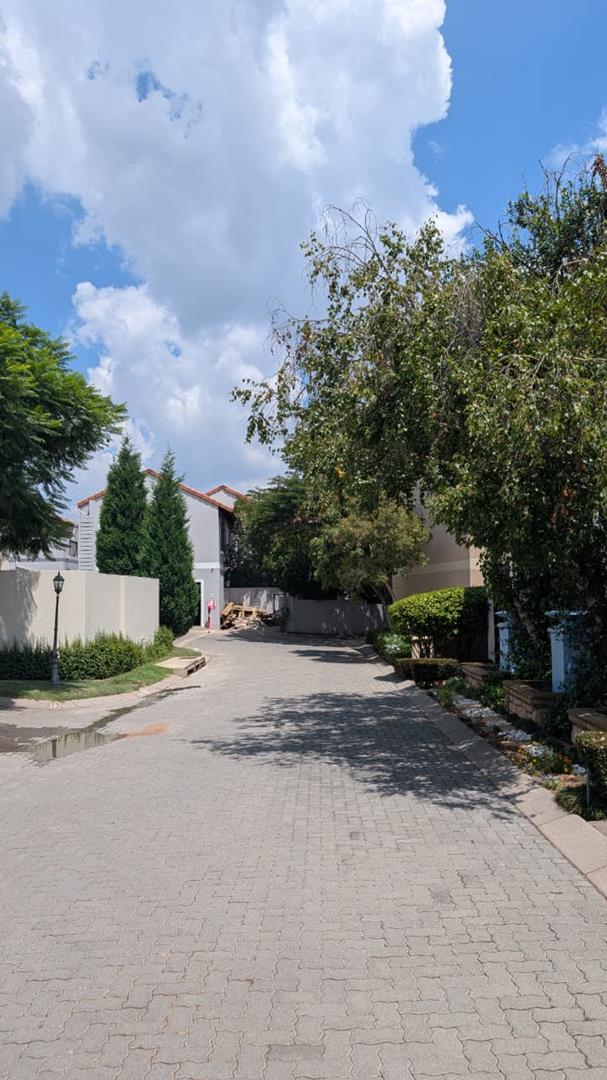 4 Bedroom Property for Sale in Barbeque Downs Gauteng