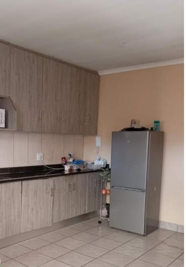 To Let 1 Bedroom Property for Rent in Lombardy East Gauteng