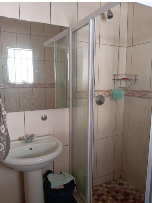 To Let 1 Bedroom Property for Rent in Lombardy East Gauteng