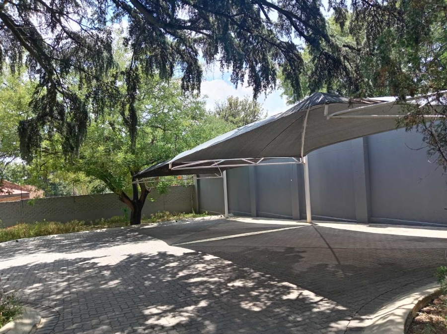 To Let 1 Bedroom Property for Rent in Lombardy East Gauteng