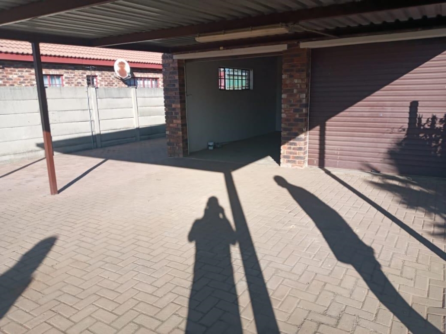 To Let 3 Bedroom Property for Rent in Riversdale Gauteng