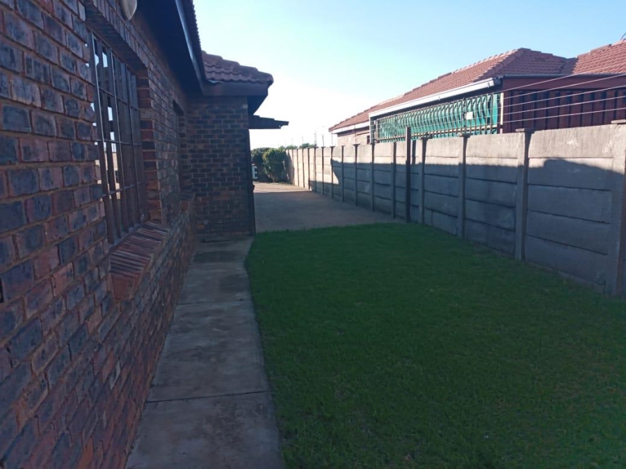 To Let 3 Bedroom Property for Rent in Riversdale Gauteng
