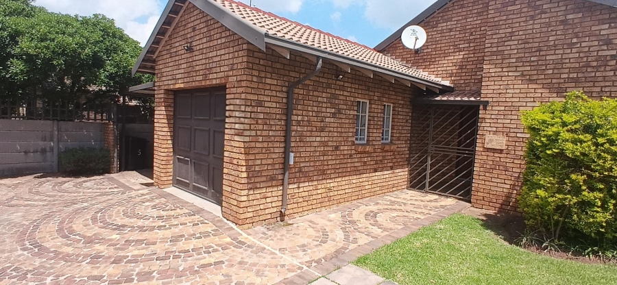 2 Bedroom Property for Sale in Beyerspark Ext 13 Gauteng