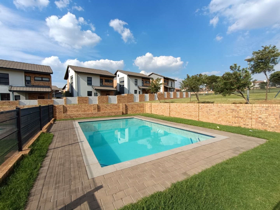 2 Bedroom Property for Sale in Amberfield Gauteng