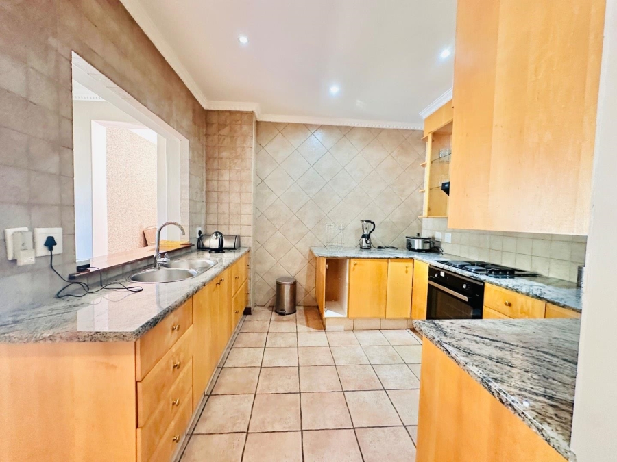 To Let 4 Bedroom Property for Rent in Dainfern Golf Estate Gauteng
