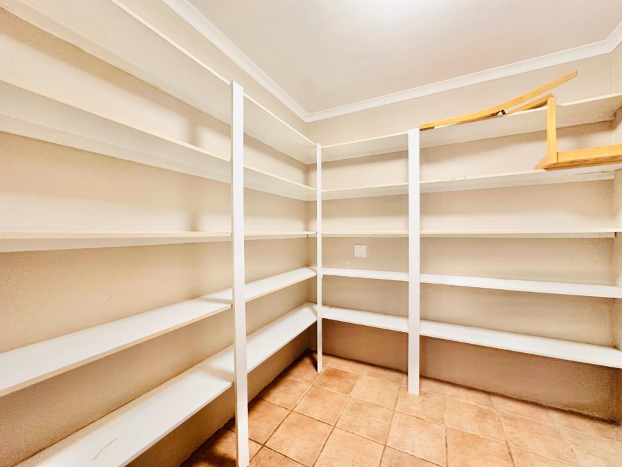 To Let 4 Bedroom Property for Rent in Dainfern Golf Estate Gauteng