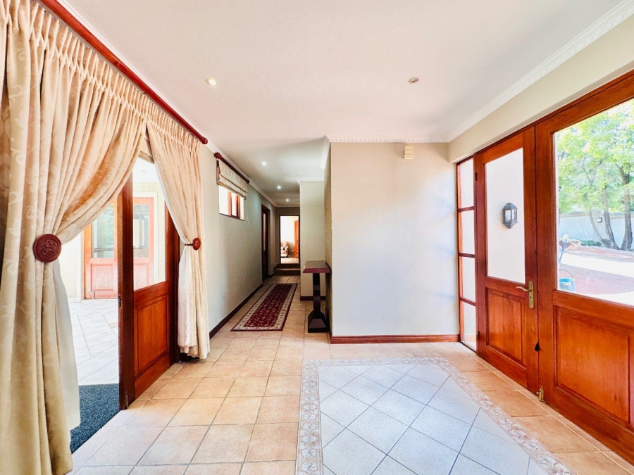 To Let 4 Bedroom Property for Rent in Dainfern Golf Estate Gauteng