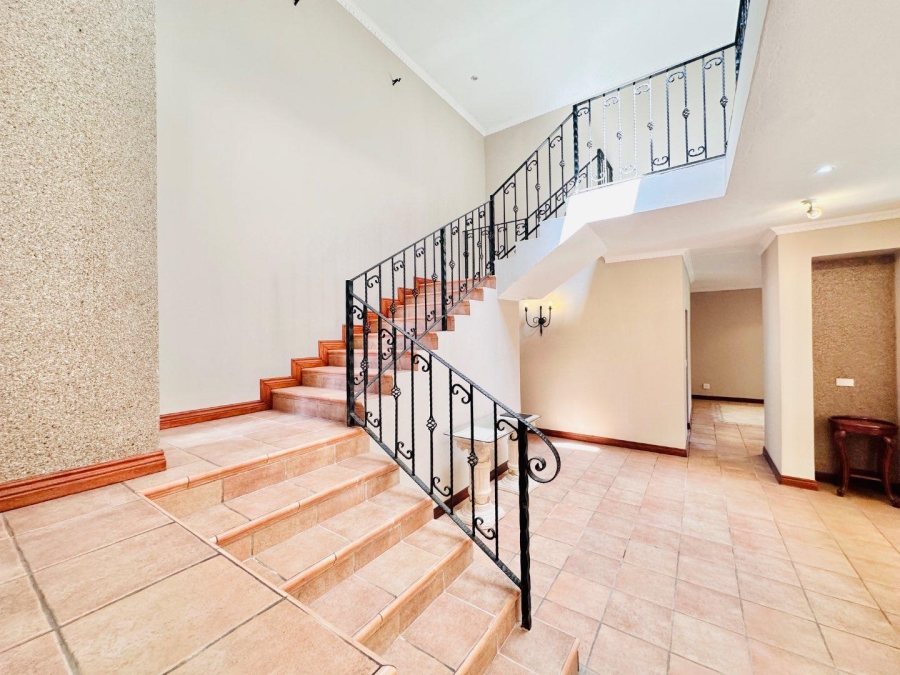 To Let 4 Bedroom Property for Rent in Dainfern Golf Estate Gauteng