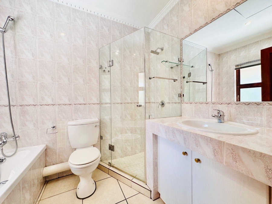 To Let 4 Bedroom Property for Rent in Dainfern Golf Estate Gauteng