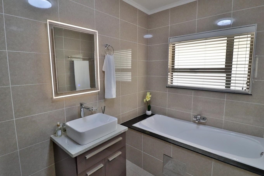 To Let 2 Bedroom Property for Rent in Kengies Gauteng