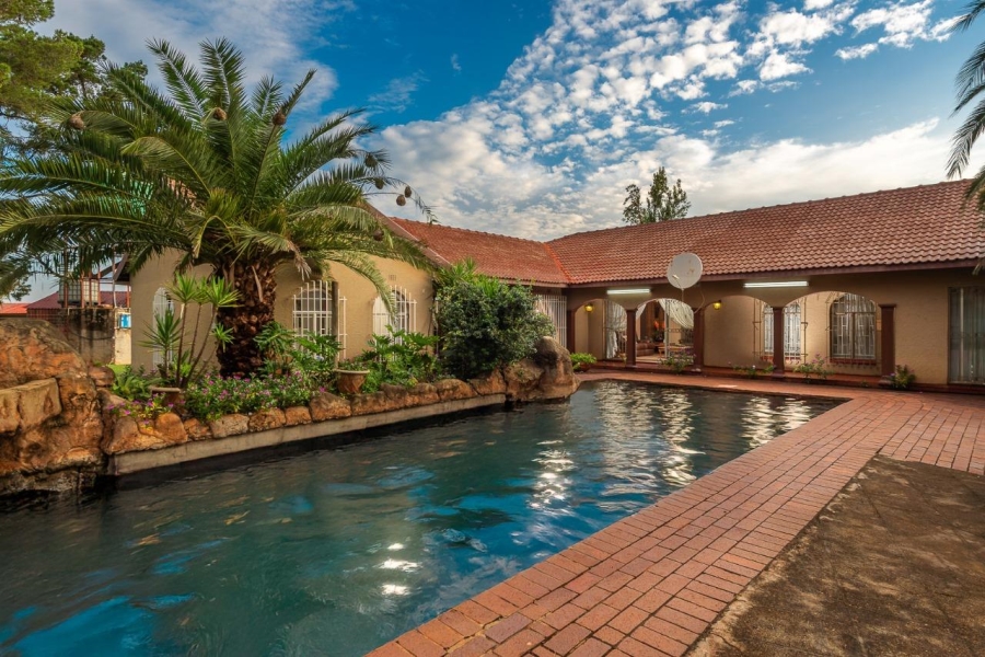 8 Bedroom Property for Sale in Kliprivier Gauteng