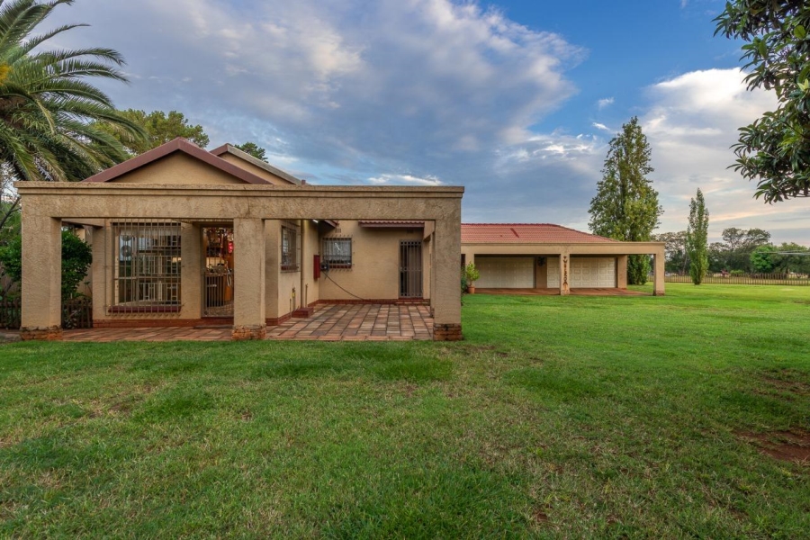 8 Bedroom Property for Sale in Kliprivier Gauteng
