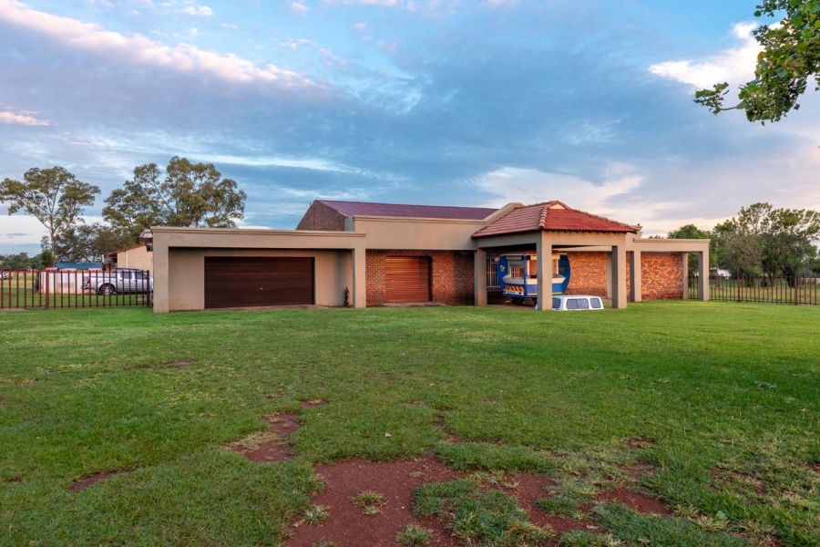 8 Bedroom Property for Sale in Kliprivier Gauteng