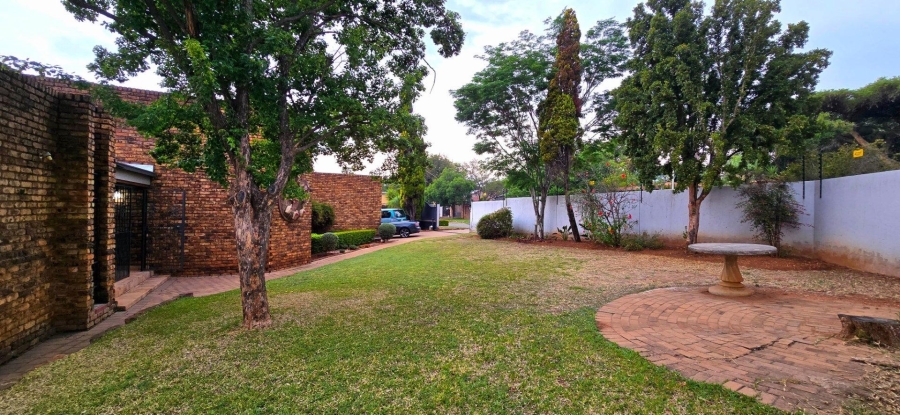 5 Bedroom Property for Sale in Monument Park Gauteng