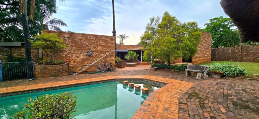 5 Bedroom Property for Sale in Monument Park Gauteng