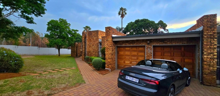 5 Bedroom Property for Sale in Monument Park Gauteng