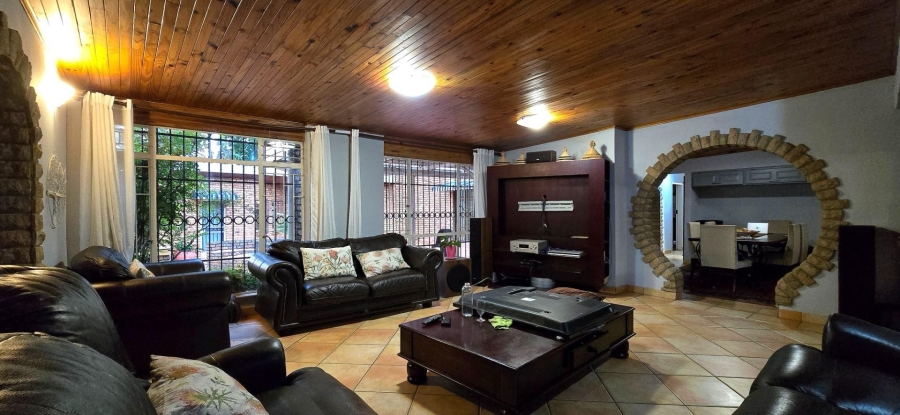 5 Bedroom Property for Sale in Monument Park Gauteng