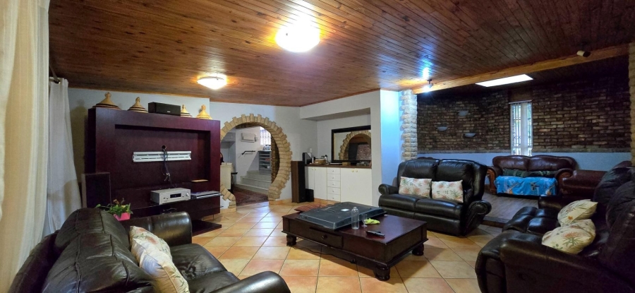 5 Bedroom Property for Sale in Monument Park Gauteng