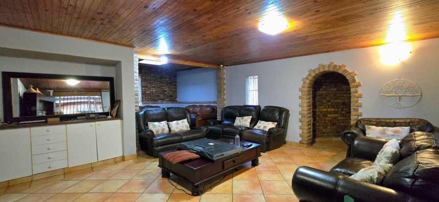 5 Bedroom Property for Sale in Monument Park Gauteng