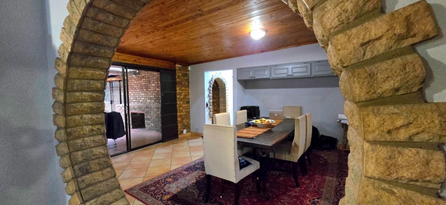 5 Bedroom Property for Sale in Monument Park Gauteng