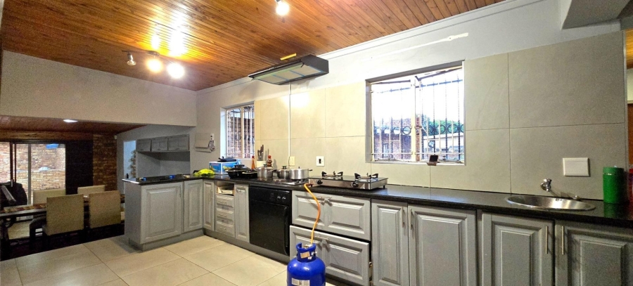 5 Bedroom Property for Sale in Monument Park Gauteng