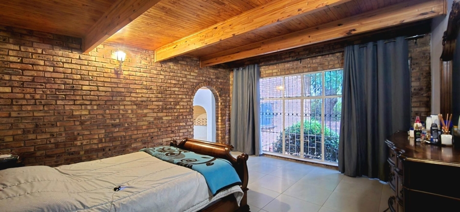 5 Bedroom Property for Sale in Monument Park Gauteng