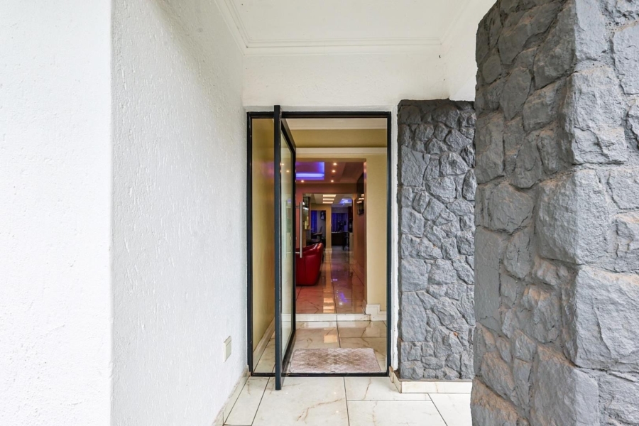 To Let 5 Bedroom Property for Rent in Willow Acres Gauteng