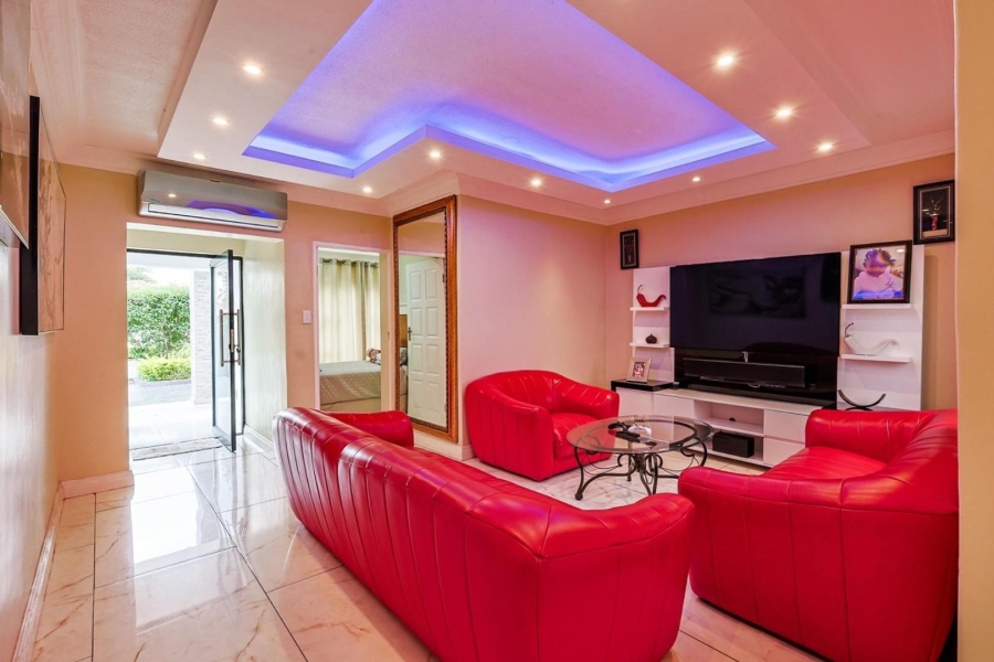 To Let 5 Bedroom Property for Rent in Willow Acres Gauteng