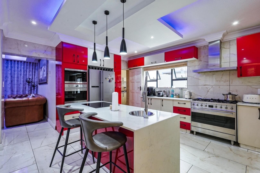 To Let 5 Bedroom Property for Rent in Willow Acres Gauteng