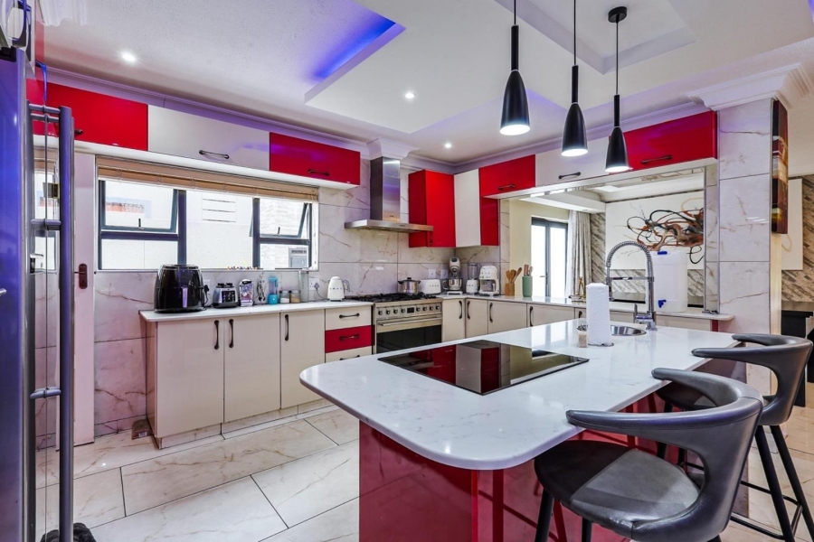 To Let 5 Bedroom Property for Rent in Willow Acres Gauteng